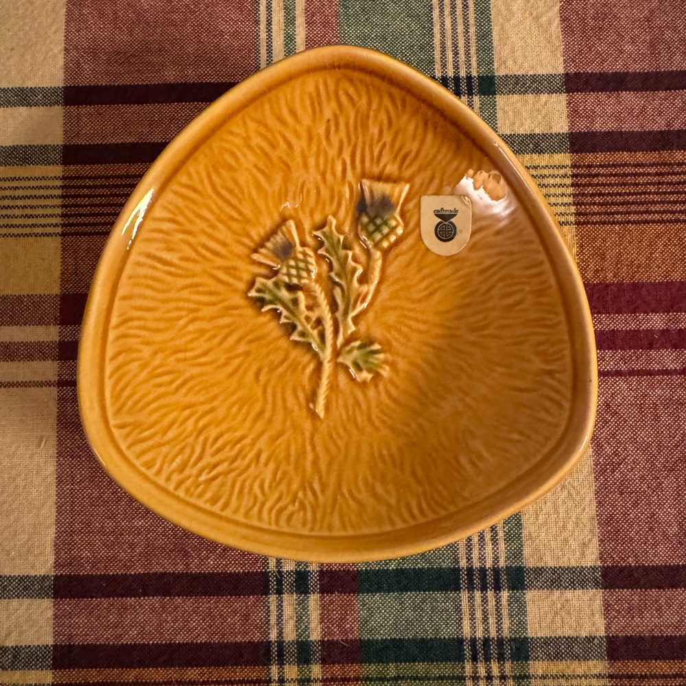 Vintage West Highland pottery small plate/pin tray